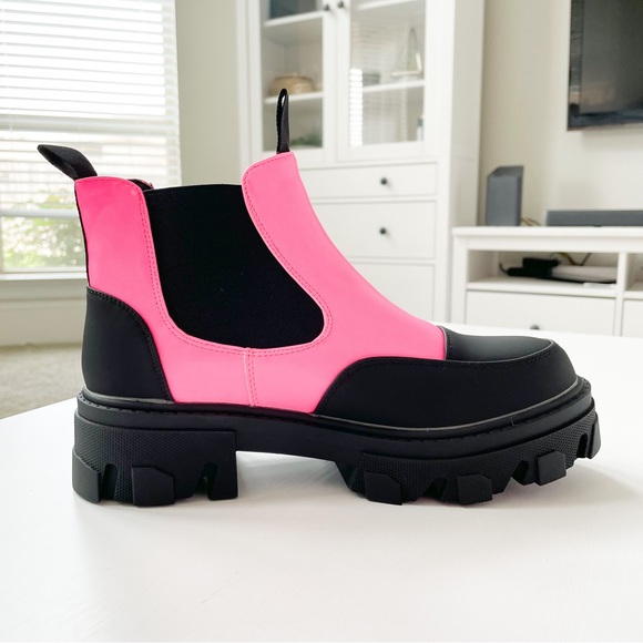 Mata “Neon Dreams” Pink Short Boots - Picture 2 of 8